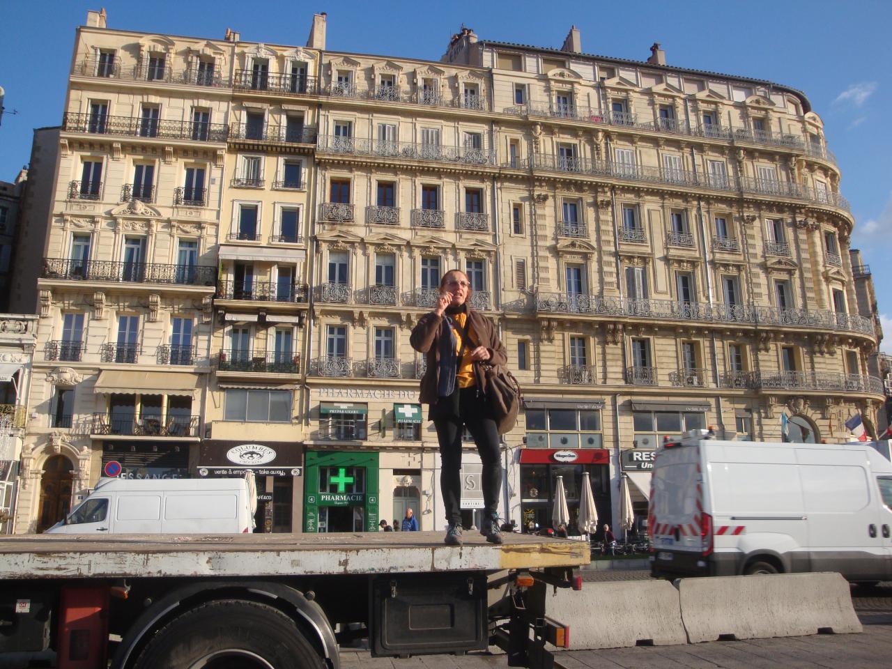 Notre animatrice BETTINA sur le Vieux Port